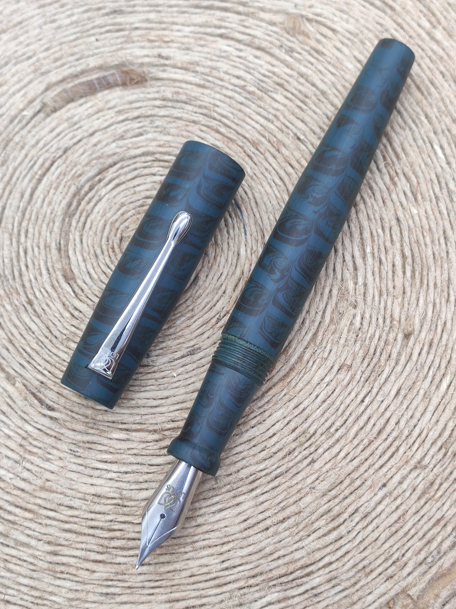 Student Premium Ebonite